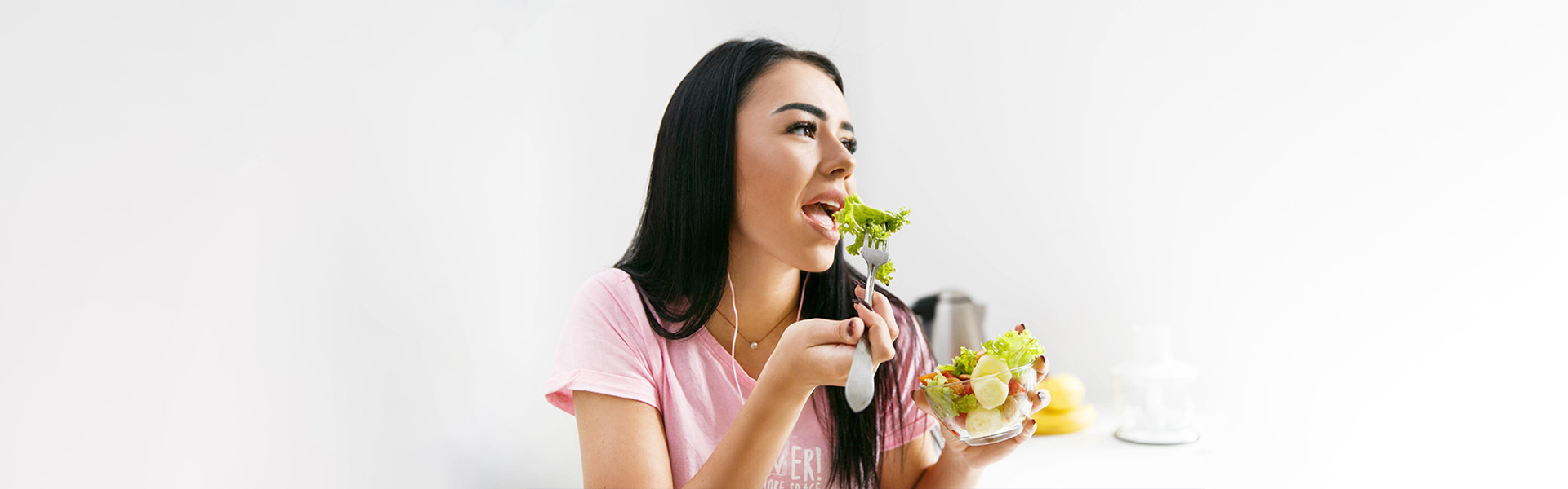 Can You Eat Normally with Veneers? Foods to Avoid for Longevity